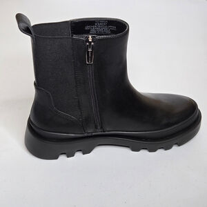 Vince Camuto Kenja Black Leather Combat Ankle Zipper Boots Lug Sole Sz 6.5